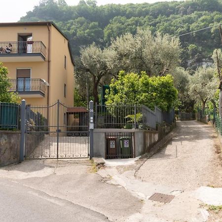 Sorrentovibes - Sea View Rooftop Apartment With Jacuzzi & Garden מראה חיצוני תמונה