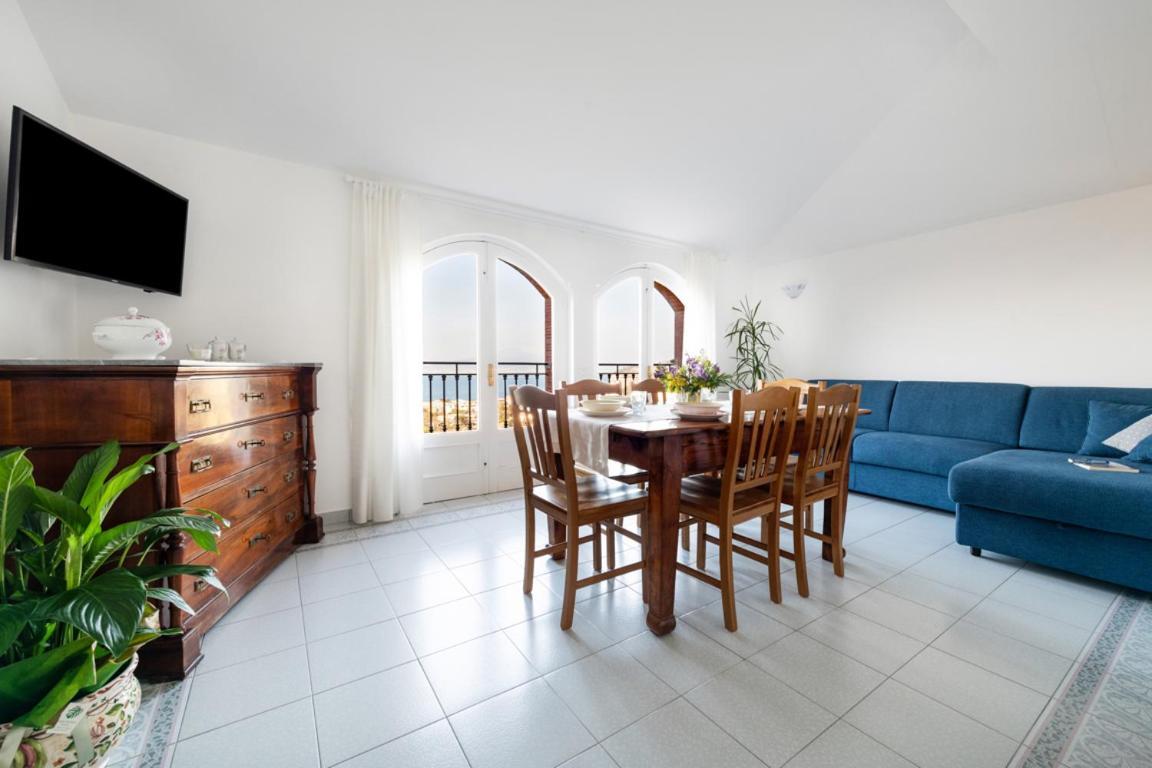 Sorrentovibes - Sea View Rooftop Apartment With Jacuzzi & Garden מראה חיצוני תמונה