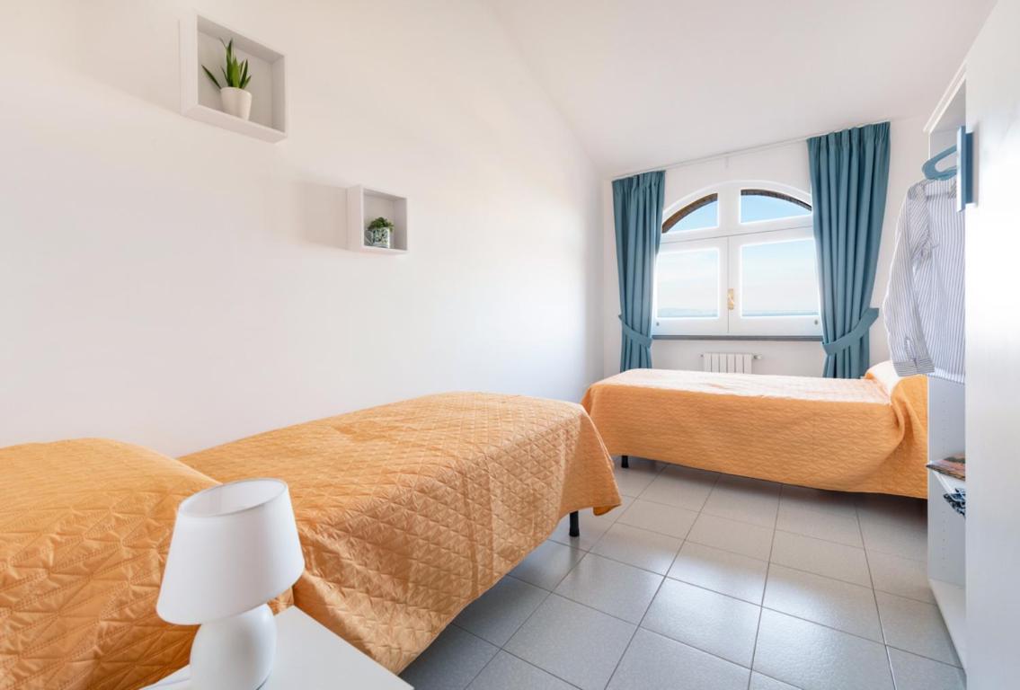 Sorrentovibes - Sea View Rooftop Apartment With Jacuzzi & Garden מראה חיצוני תמונה