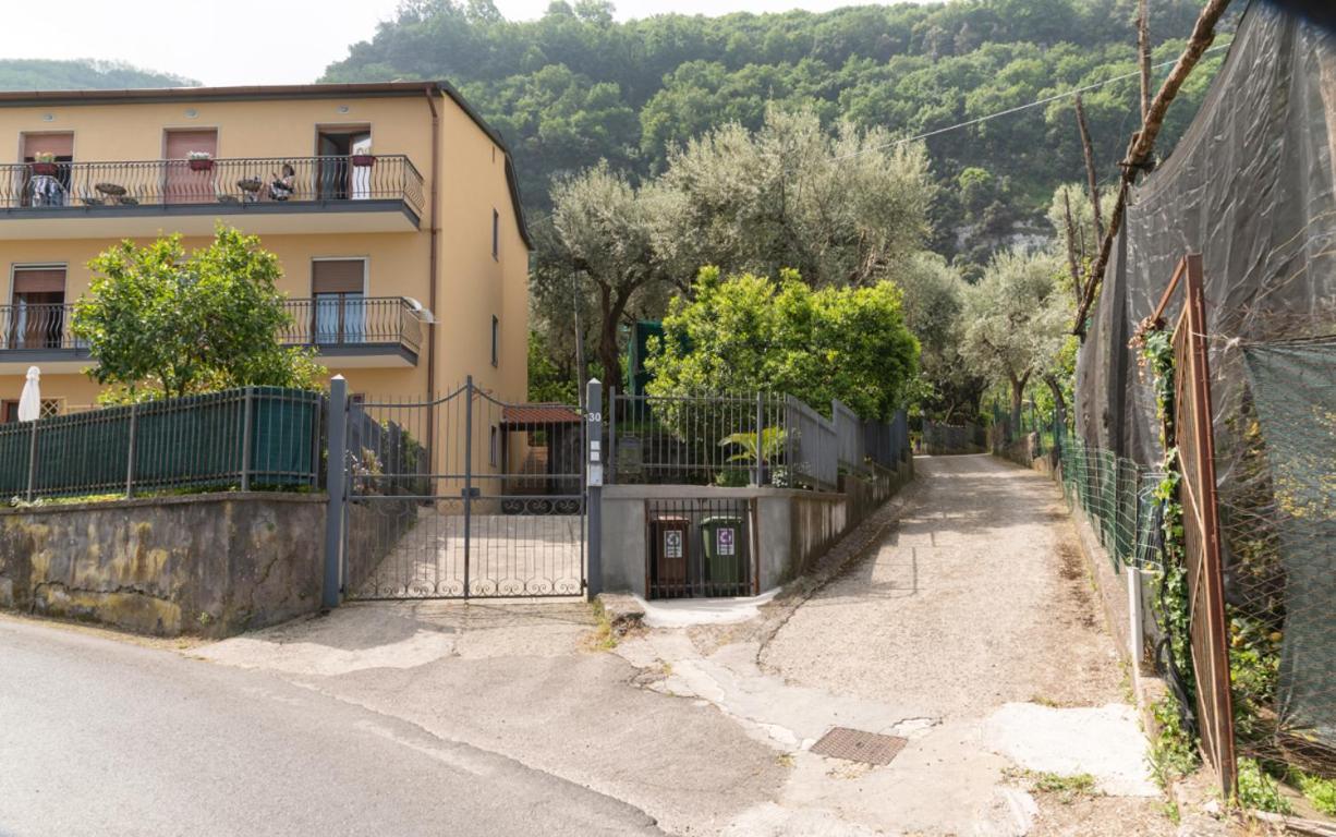 Sorrentovibes - Sea View Rooftop Apartment With Jacuzzi & Garden מראה חיצוני תמונה
