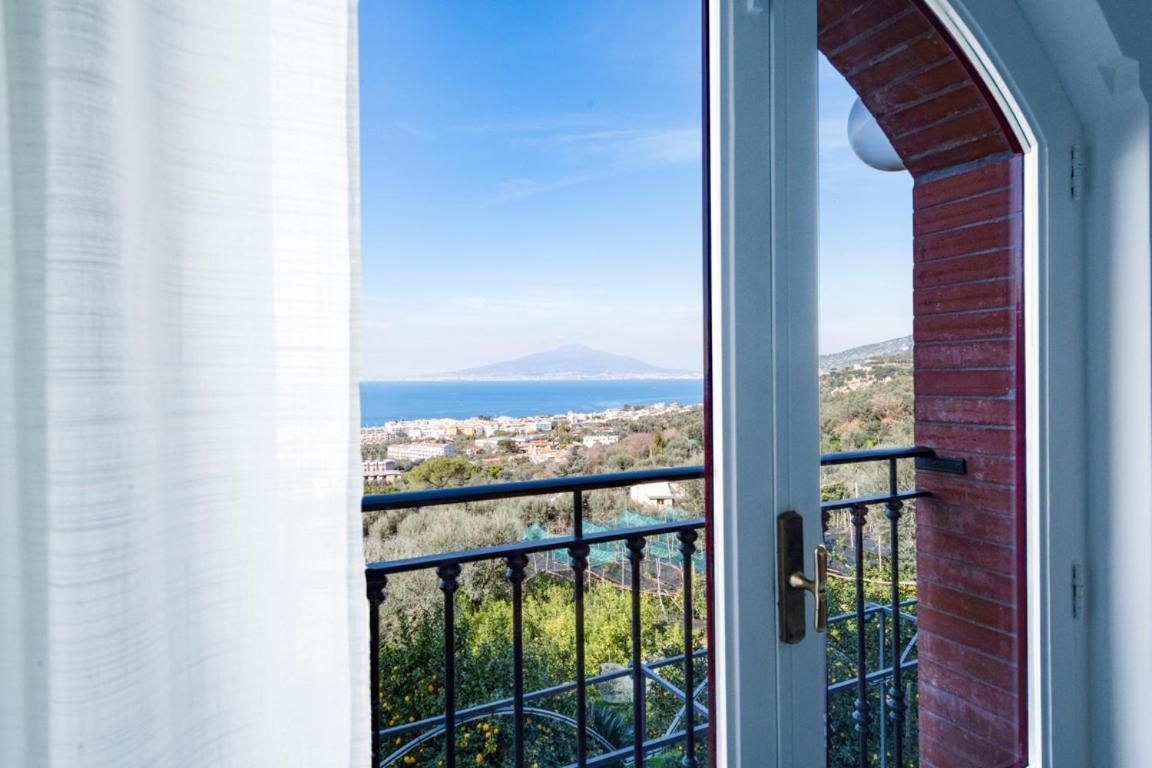 Sorrentovibes - Sea View Rooftop Apartment With Jacuzzi & Garden מראה חיצוני תמונה